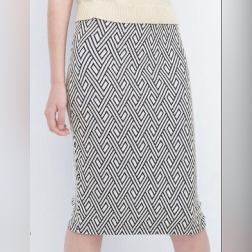 Zara Trafaluc Pencil Skirt - Size 28